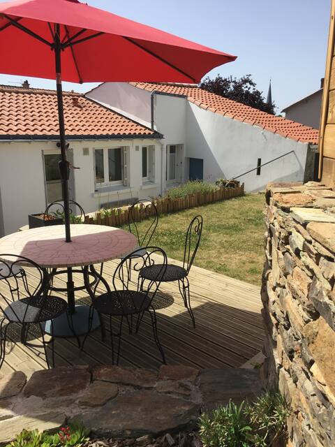 A house with a garden, to yourself to yourself!