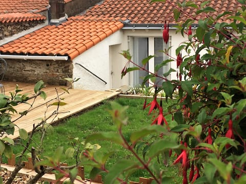 A house with a garden, just for you!