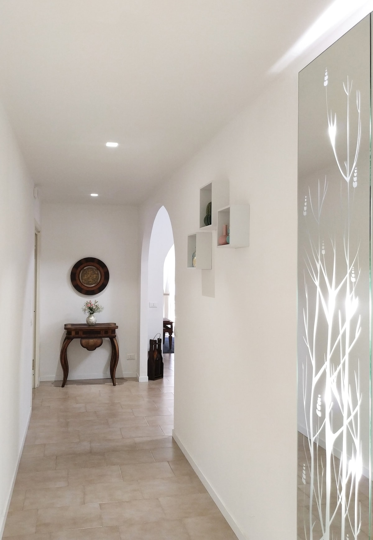 Essenza Maison - Apartamento en el centro de Pescara - Apartamentos en  alquiler en Pescara, Abruzzo, Italia - Airbnb, image size:1200x1737