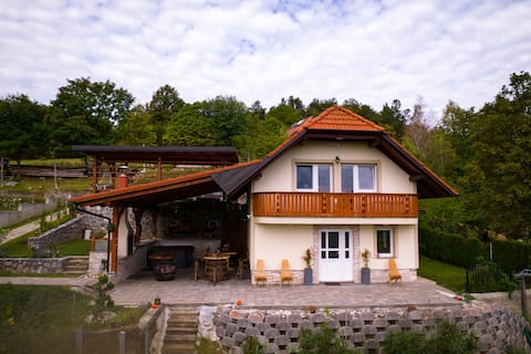 Vineyard cottage Na hribu