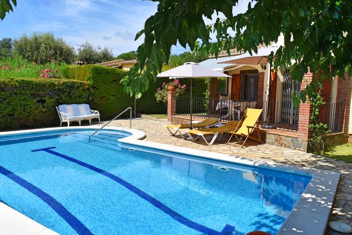 Anna’s House with swimming pool – Relax and enjoy