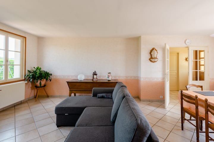 Baron : Maison, Panorama Exceptionnel, 5 Personnes - Charolles