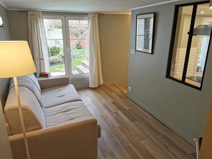 Studio 20m2 on the ground floor Viroflay/Versailles Guest houses