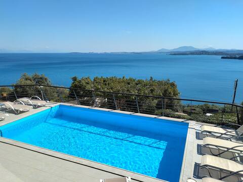 Villa Faiax | stunning pool views Ipsos bay