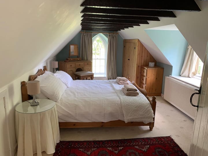 غرفة النوم الرئيسية