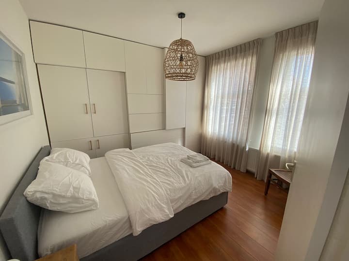 Glavna spavaća soba s novim plahtama