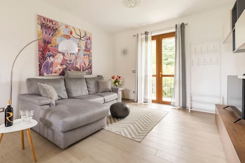 Successful Airbnb property: Canova - 10 min from Alba, farmhouse surrounded by greenery in Alba