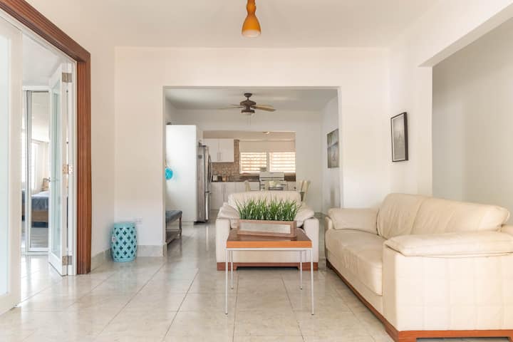 5br & 5 Baths, Private Pool 2 Min Walk Sandy Beach - San Juan, Puerto Rico