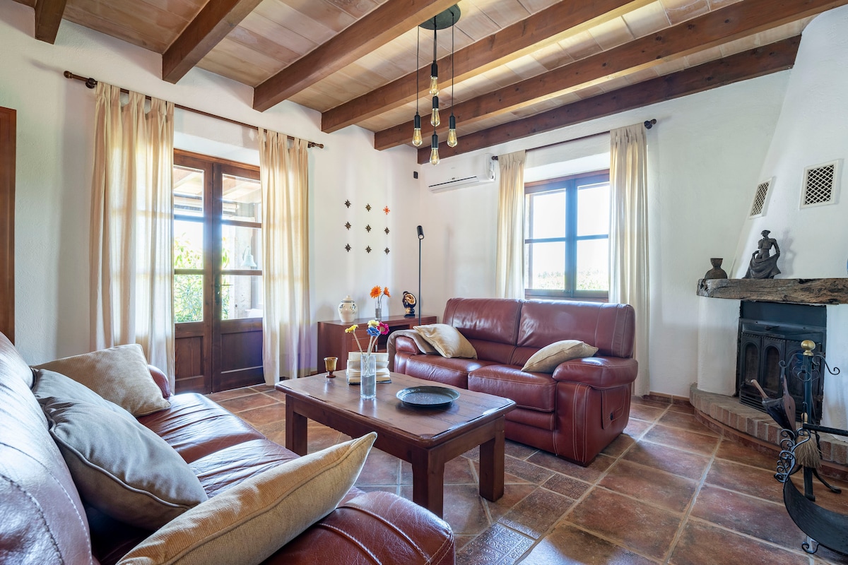 Top Airbnb: Ca'n Calet typical Mallorcan finca in Alcúdia
