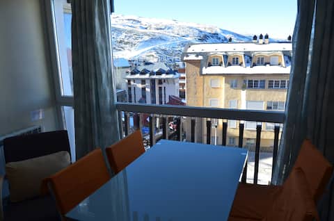 Top Airbnb: Very well-kept apartment. Free parking. 4ºA in Monachil