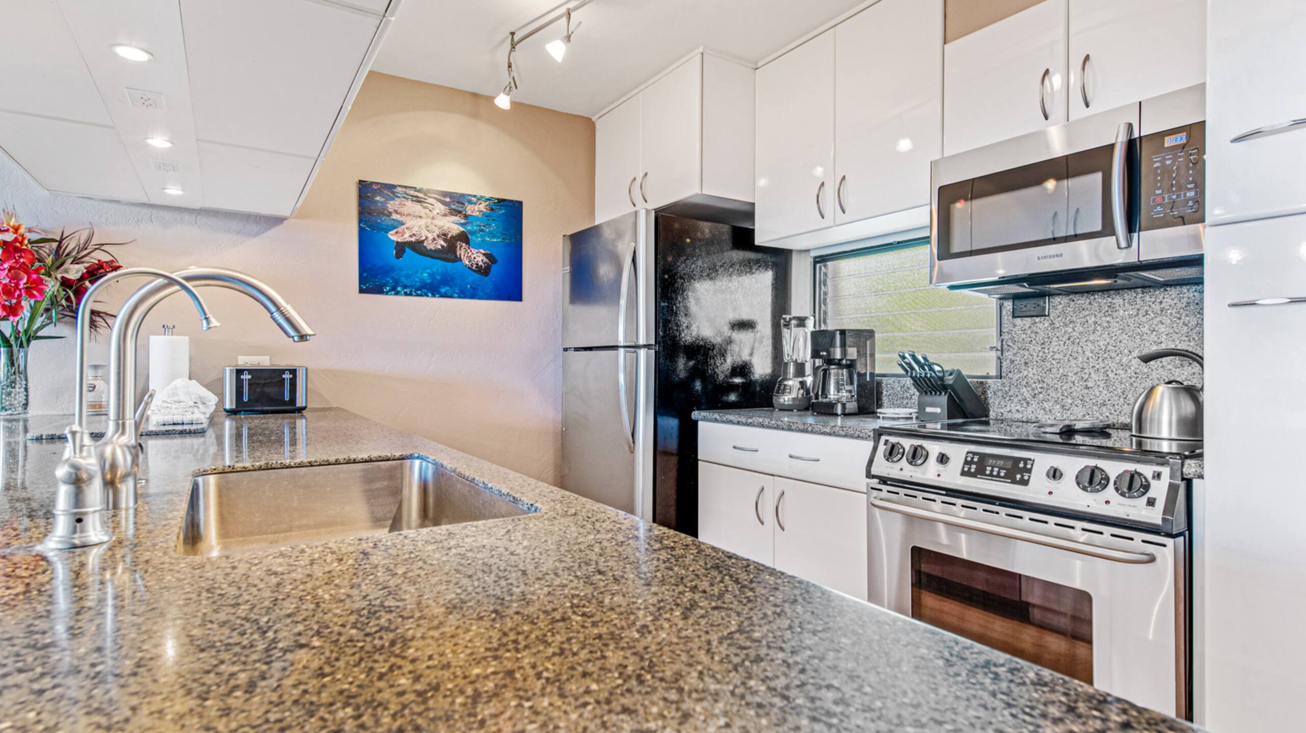 Condo in Lahaina · ★4.85 · 4 bedrooms · 6 beds · 4 baths - Image 19