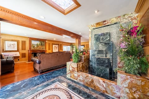 Successful Airbnb property: Executive Stay LA Views Hot Tub 3BR Office in Whittier