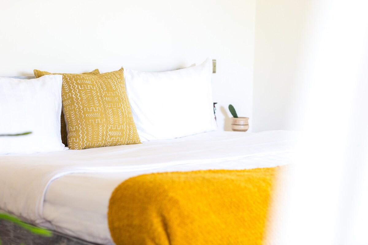 חדר קינג סייז בקוטג' אקיה