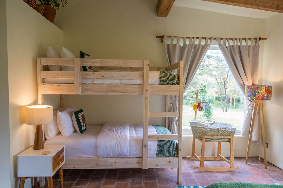 חדר Lelshwa - מיטת קומתיים ועריסת מוסל