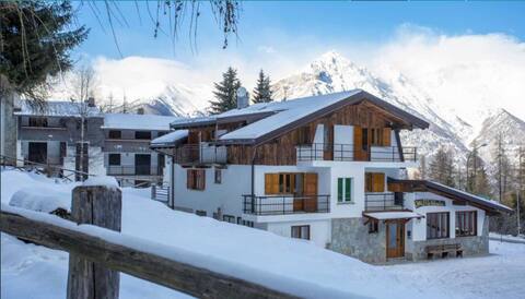 Self catered chalet set close to the ski slopes