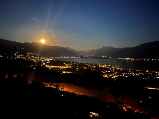 Appartement Moderne vue panoramique près Montreux gallery image 2
