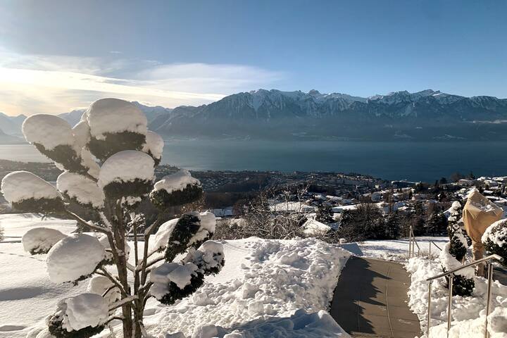 Appartement Moderne vue panoramique près Montreux gallery image 3