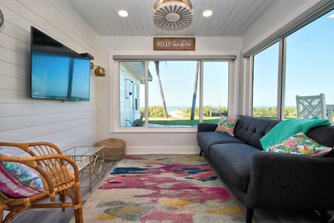 Newly Renovated ON Beach/2King Beds&a twin bunk