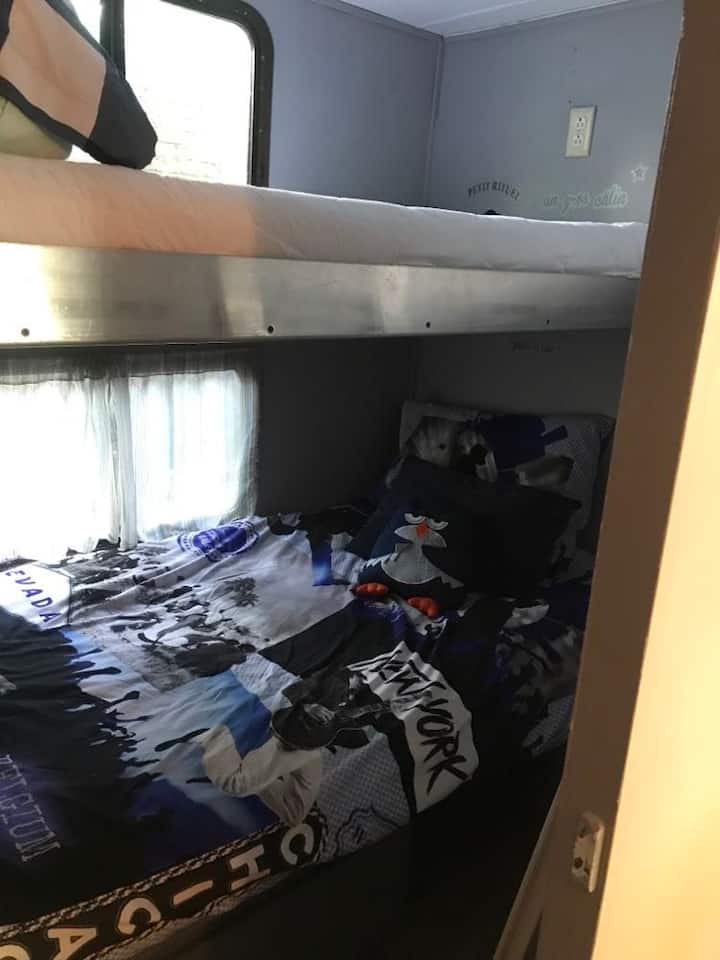 2x beliches individuais
Roupa de cama não incluída.