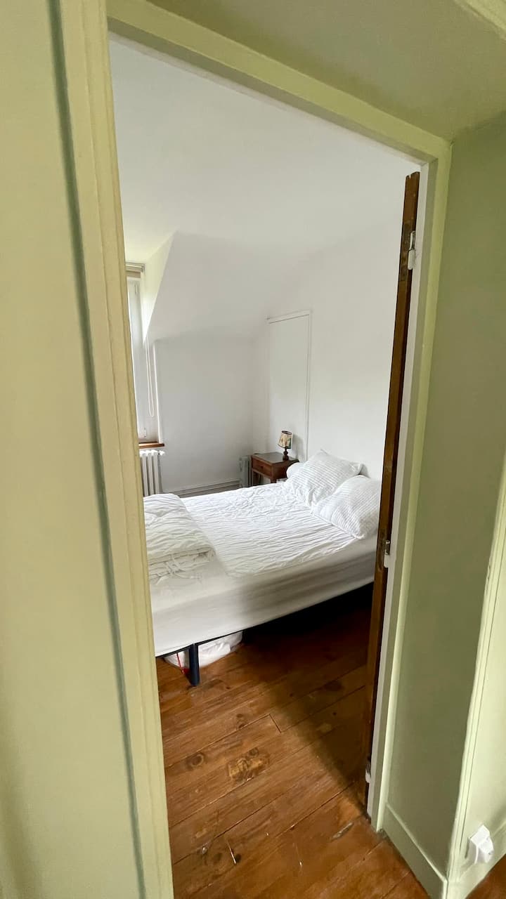 غرفة نوم مزدوجة بسرير 140.