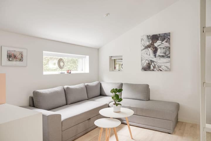 Chumba sawa na sehemu ya kufanyia kazi