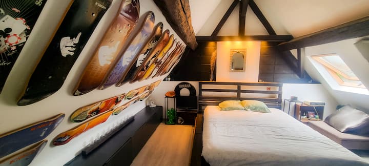 Საძინებელი 3
2 ადამიანისთვის განკუთვნილი ორადგილიანი საწოლი