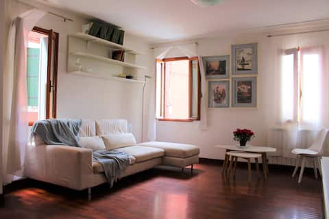 First-floor apartment in Chioggia's main square