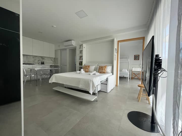 For a relaxing stay, I offer a queen size bed (160 x 200 cm). Sweet nights are waiting for you.

