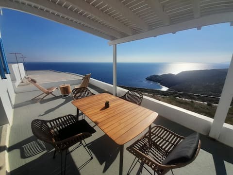 Top Airbnb: Sofia sea view house in Δήμος Σίφνου
