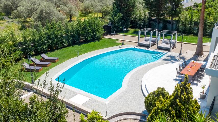 Gregory’s Villa – 18m Heated Pool, Chania, Crete gallery image 2