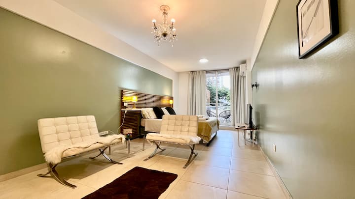 Kitnet studio com varanda em Palermo Soho