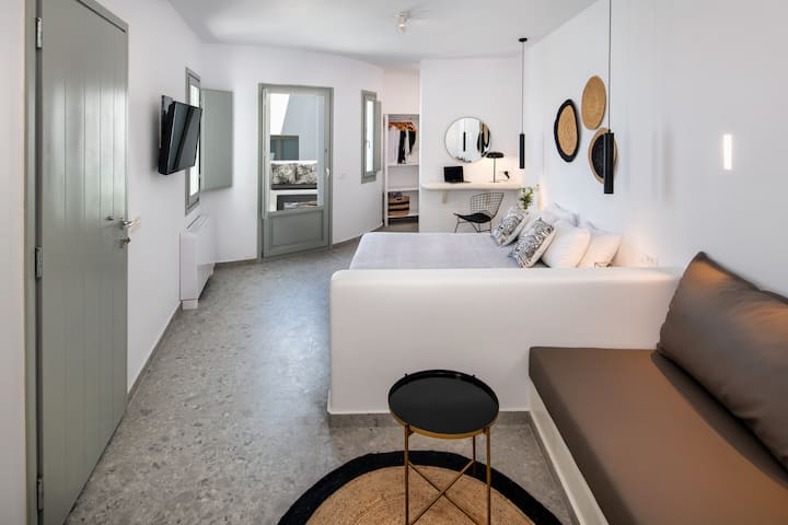 Helios Suite - Seven Suites Complex - Santorini