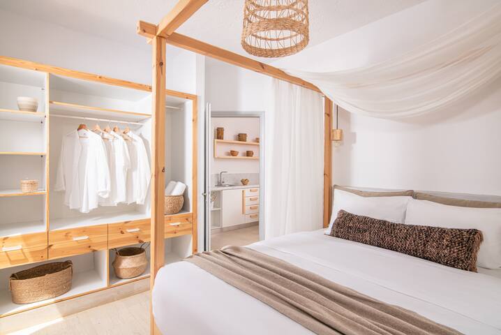 ELÉA Suites | 4 Separate Suites with Pool at ELÉA gallery image 5