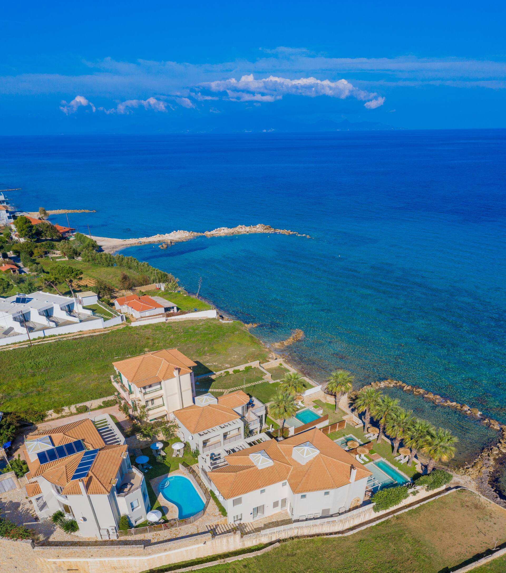 Uranus SeaFront Villa, with pool & beach access — foto 2