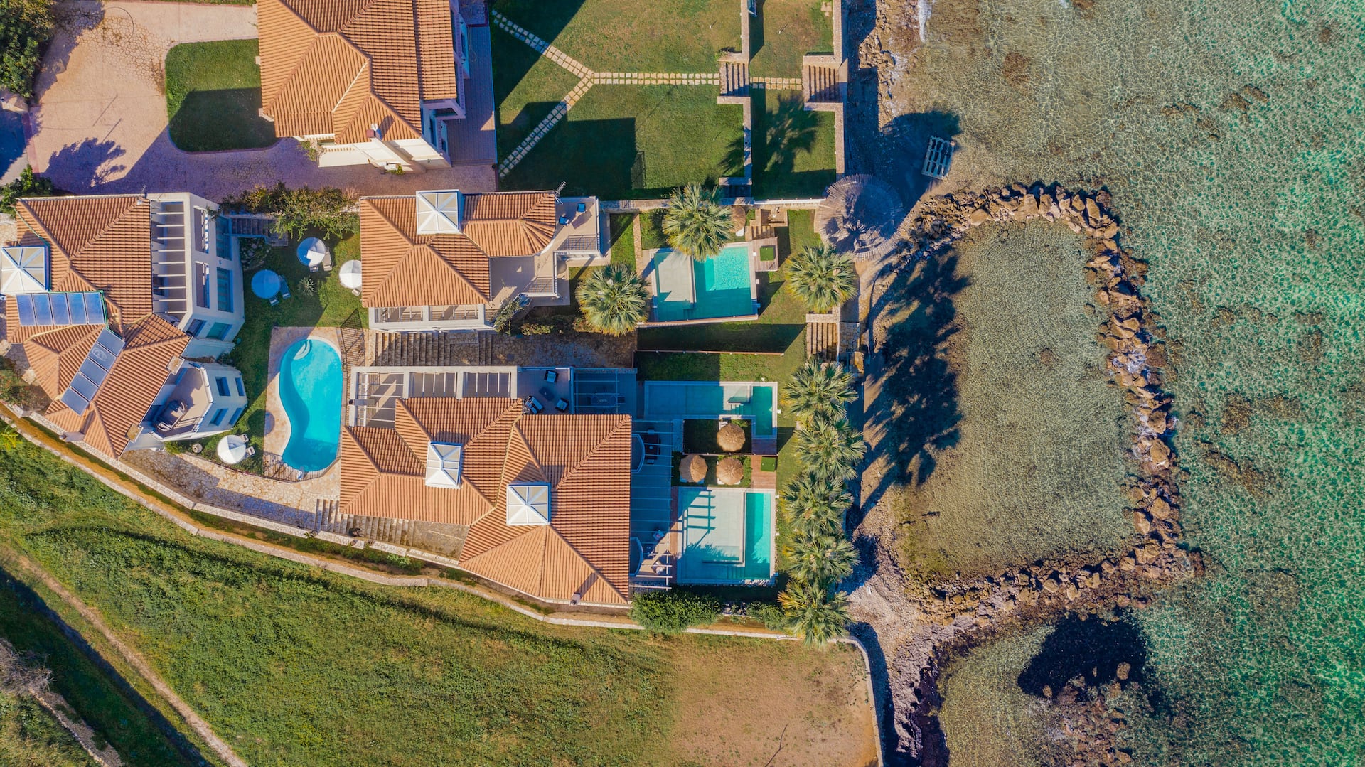 Uranus SeaFront Villa, with pool & beach access — foto 4