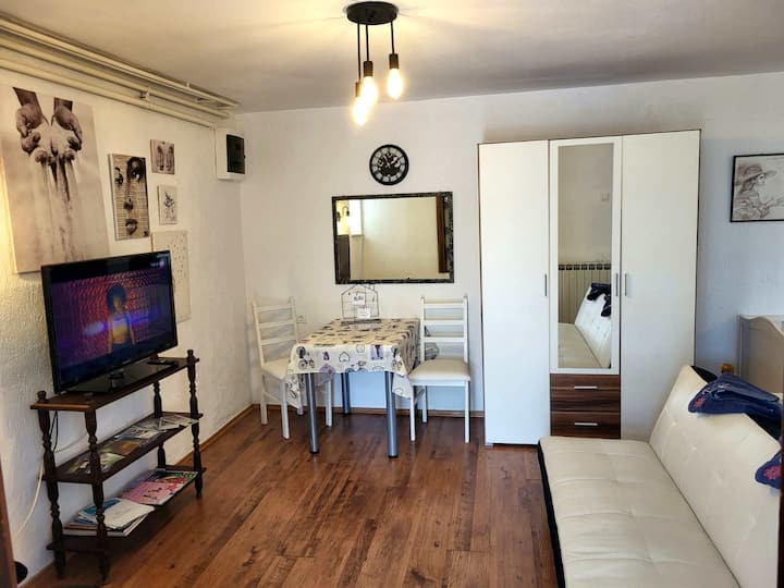 Charming Studio For Two Adults And A Child - Novi Vinodolski