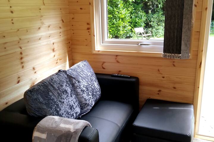 Cosy, Peaceful, Fully Heated Woodland Retreat - West Yorkshire