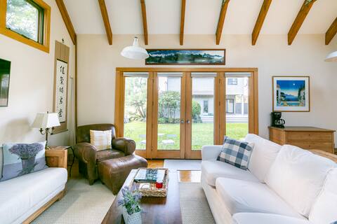 Private one bedroom cottage on Conn. seashore