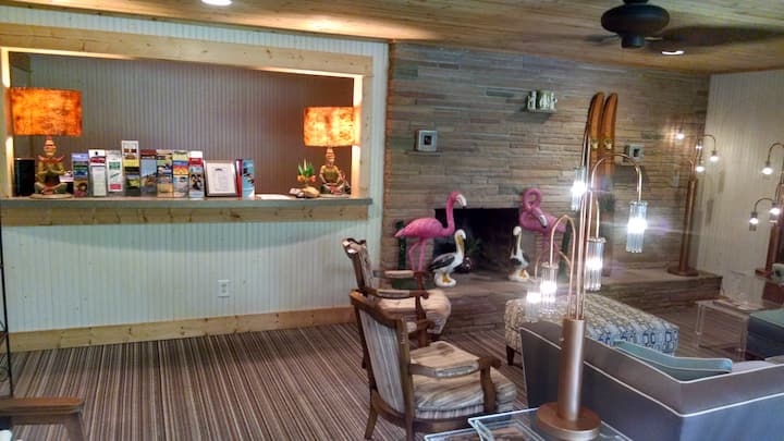 The Saugatuck Retro Resort Motel - 索格塔克
