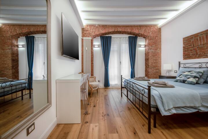Luxury Apartment in Milan Center [5* Duomo-Design] gallery image 5