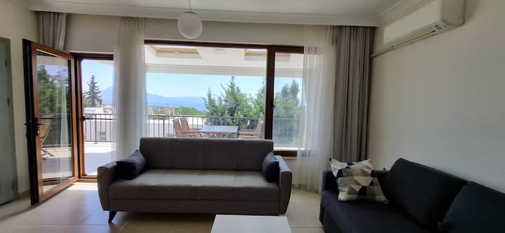 Datça Merkezde  Deniz Manzaralı Eviniz - Datça