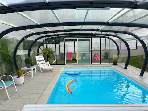 Delightful cottage with pool in Auvergne
