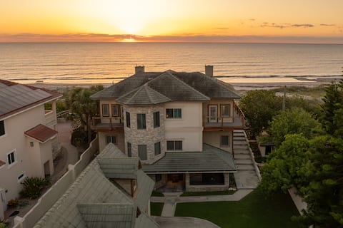 Ocean Front Dream Home with Beachside Pool!