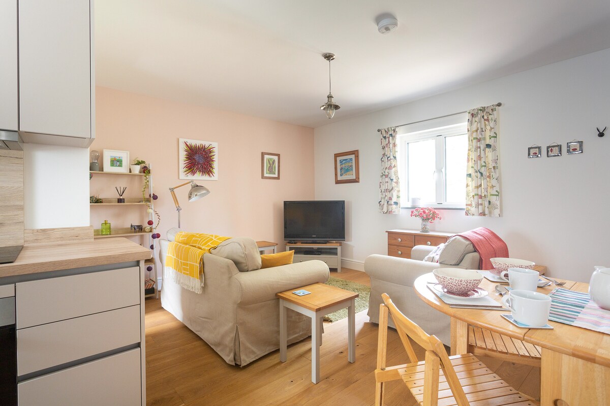 Successful Airbnb property: ☆ Cosy, Stylish Annex in Recently Converted Barn in Perranzabuloe