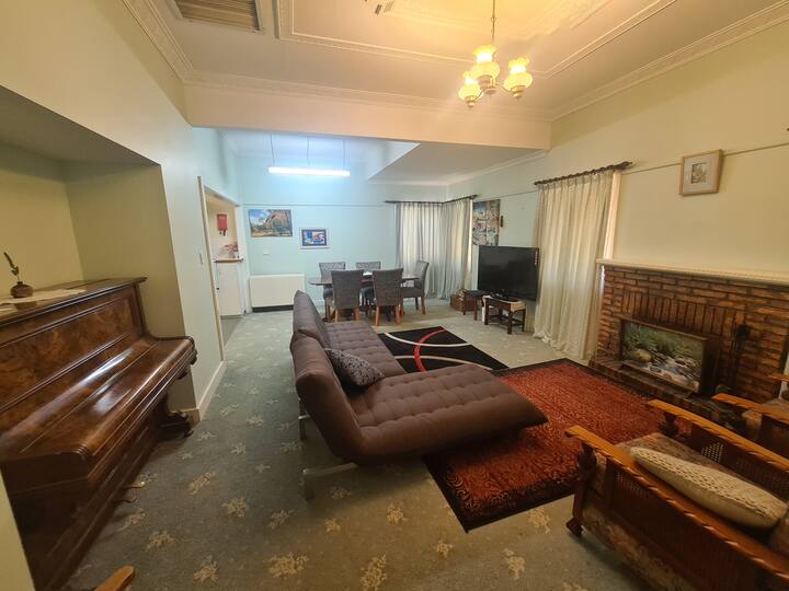 Country Style Living In The Heart Of Swan Hill - Swan Hill