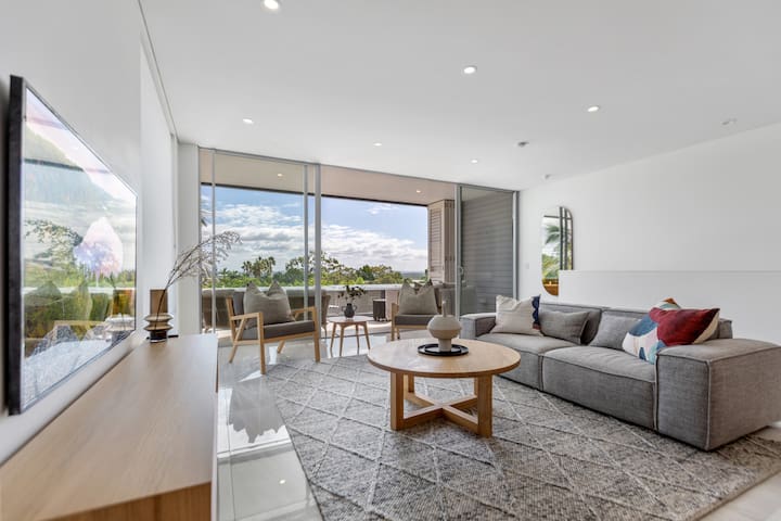 Contemporary Twnhse, heated pool, w/ to MainBeach