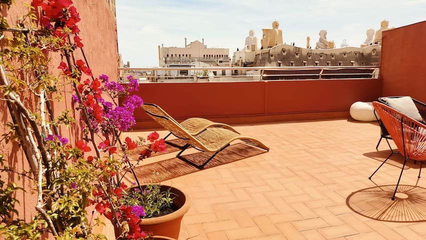 Three-Bedroom Penthouse with 2 Terraces