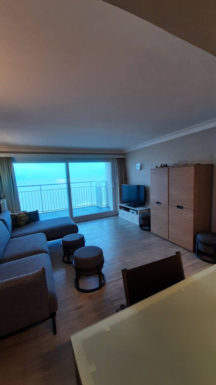 Blankenberge Zeedijk:modern En Ruim Appartement - West-Vlaanderen