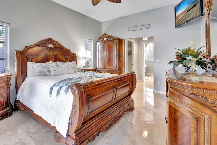 主卧室套房
均配有大型步入式衣橱