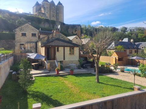 Pool, spa, sauna under the ramparts of Salignac